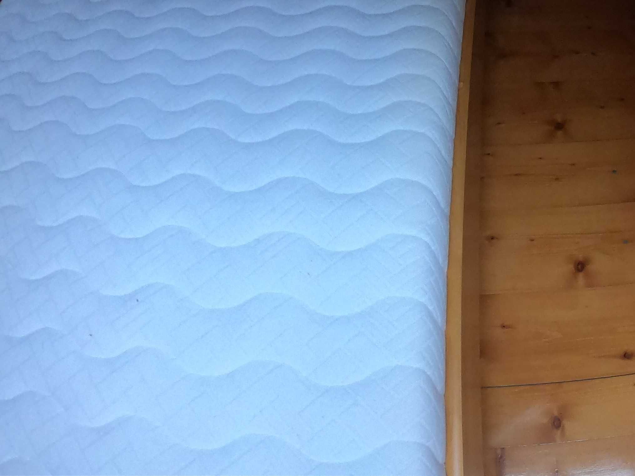 Wygodne i solidne łóżko drewniane z materacem 100x200cm IKEA