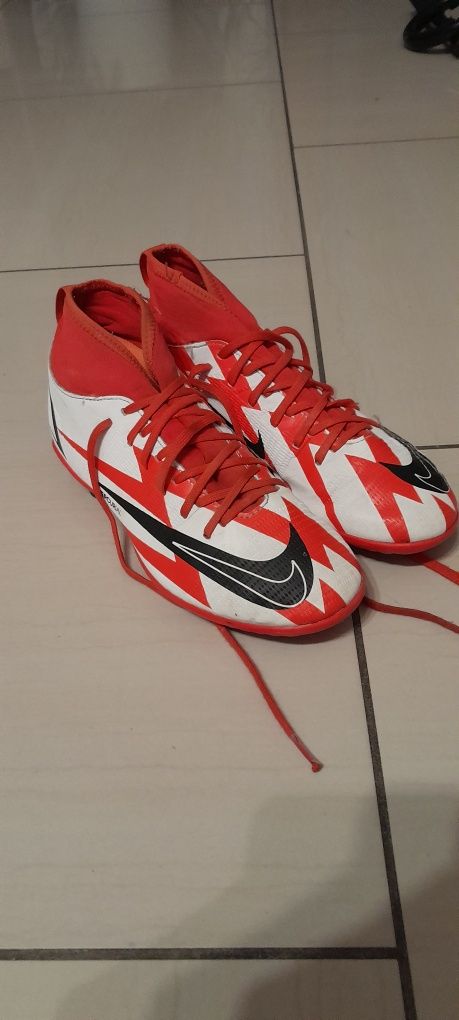 Buty nike do grania w piłke nożną korki cr7 r38