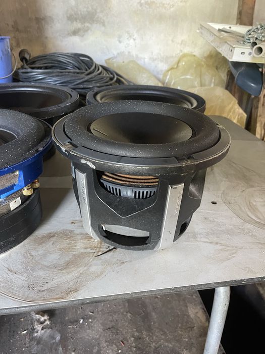 Varias colunas de som disponives