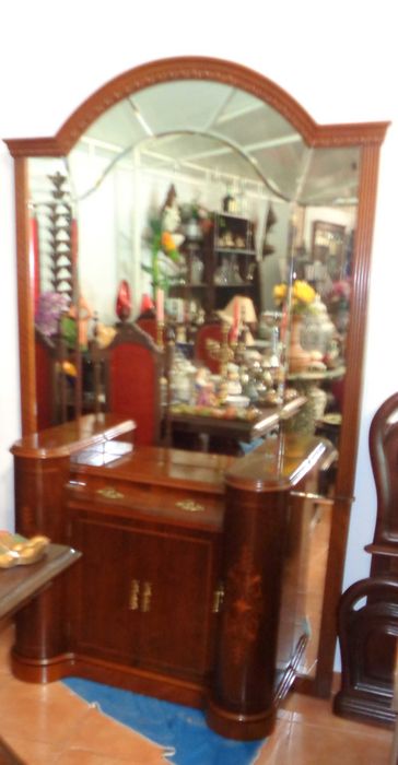 Móvel de entrada cerejeira com embutidos