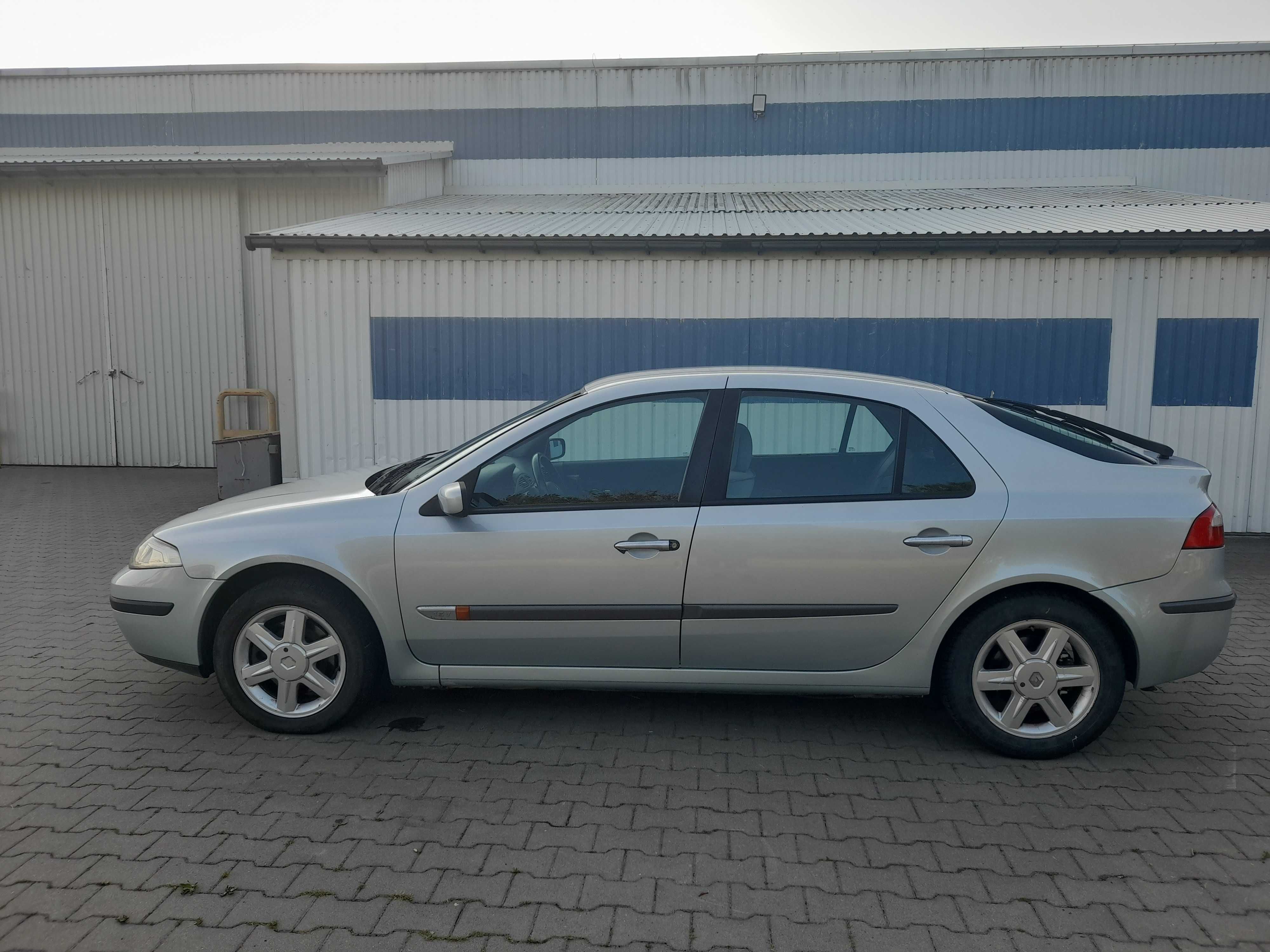 Renault  Laguna  1.6  benz.  bezwypadkowy !