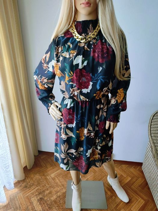 Sukienka w kwiaty midi  elegancka jesienna siateczkowe rękawy