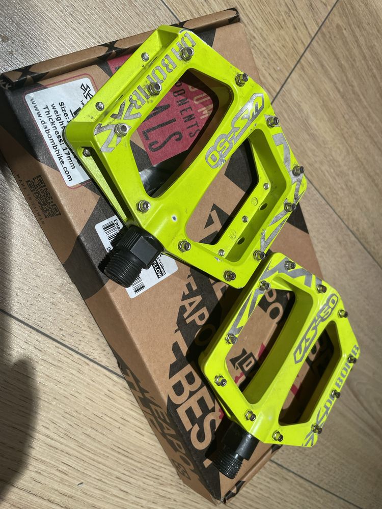 Pedały platformy Da Bomb VS-50 crank ns ht