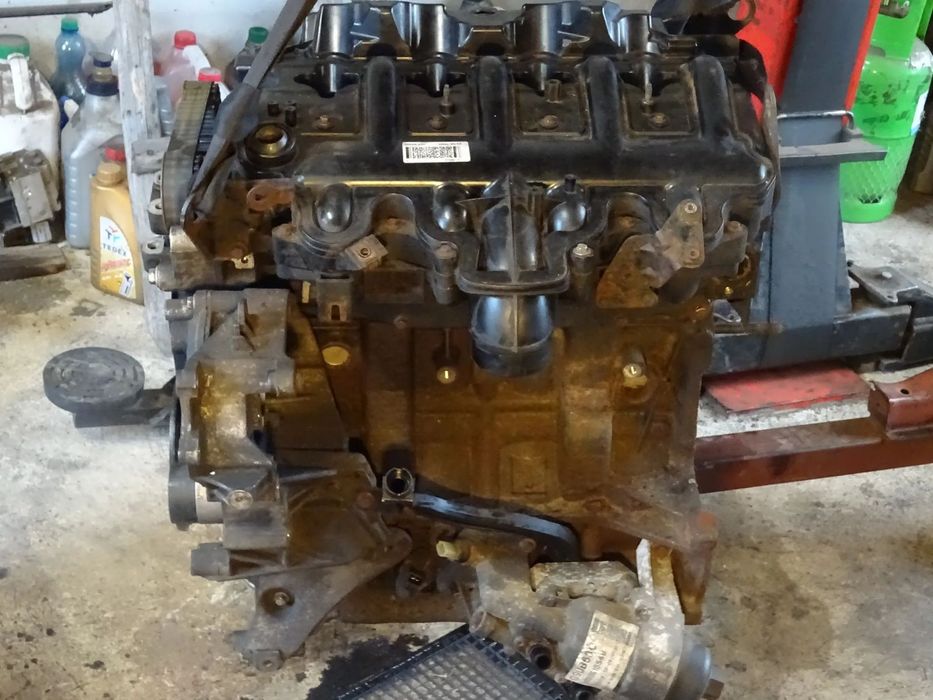 SILNIK 2,5 D G9UB630 OPEL VIVARO RENAULT TRAFIC PRIMASTAR