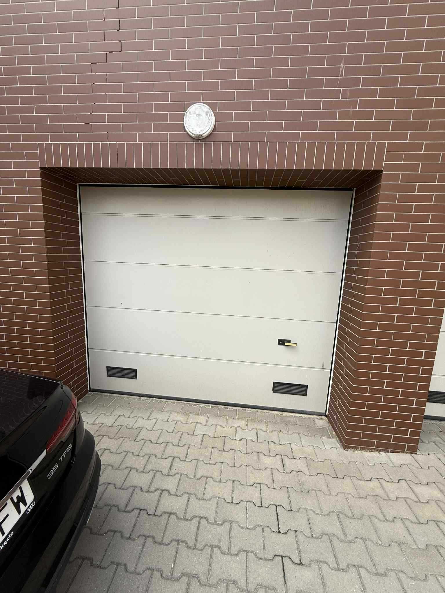 Prywatny GARAŻ, brama na pilota, os. Projektant