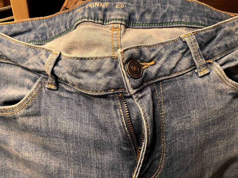 Calças C&A Skinny com elastano