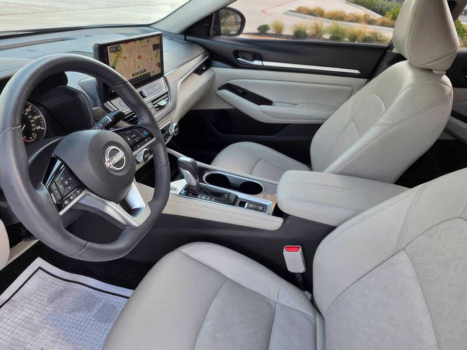 Nissan Altima      2024