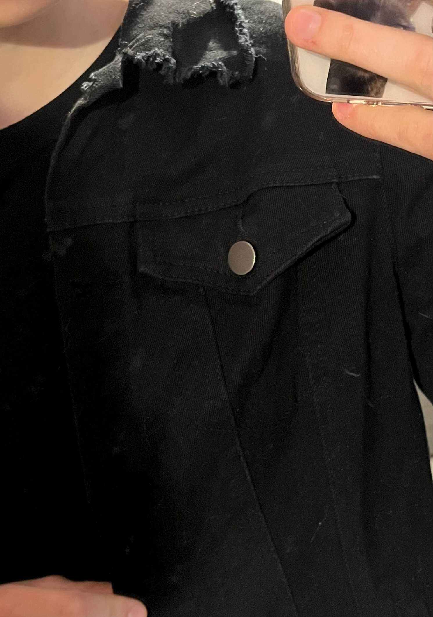 czarna kurtka jeansowa