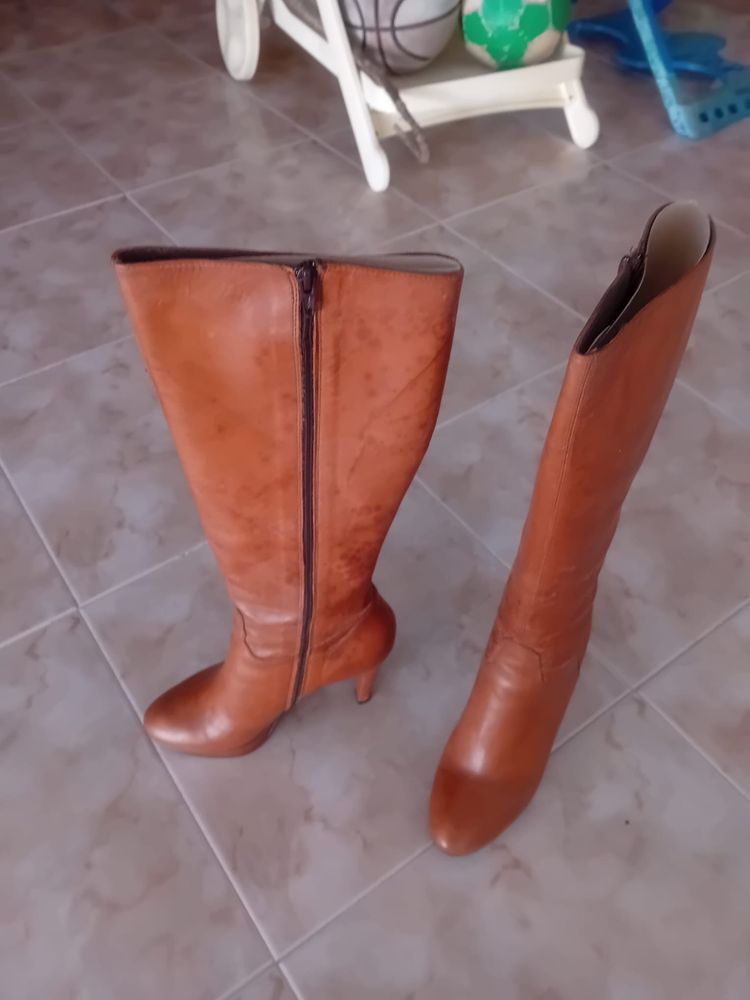 Botas de cano alto castanhas (usadas APENAS 1 vez)