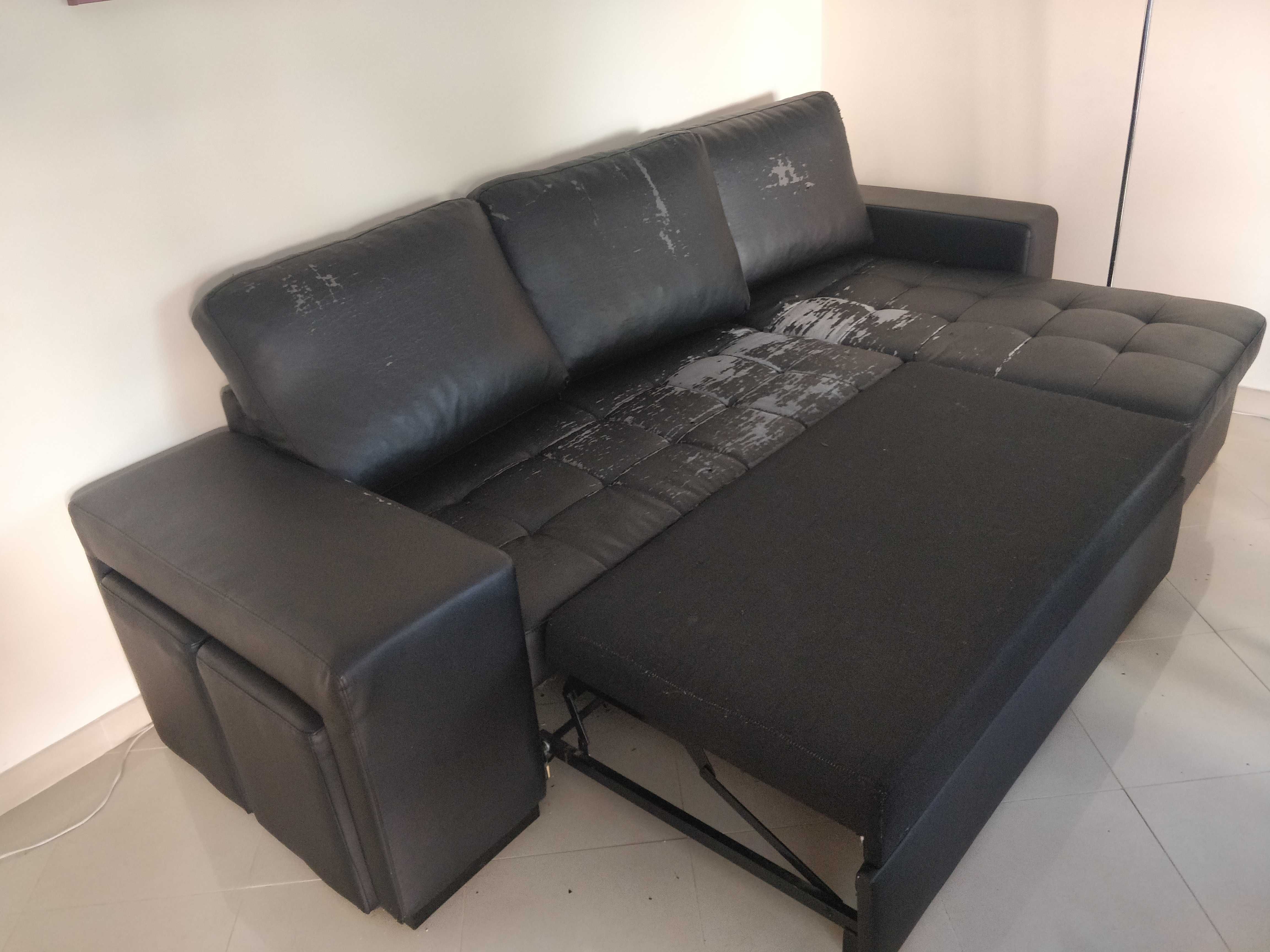 Chaise Long Conforama com dois pufs extensível a cama