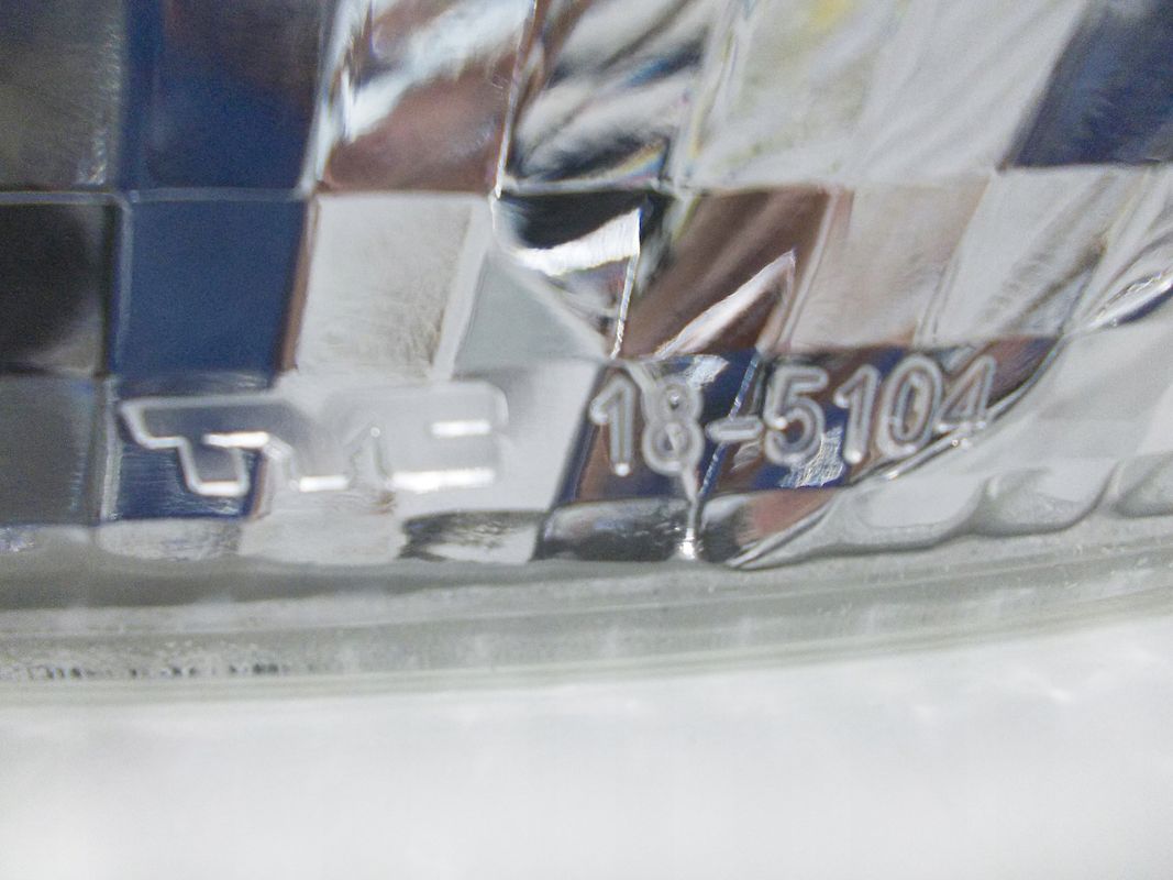 Reflektory + Mig. Lampy H4+h7 Passat B5/96-00 Tyc