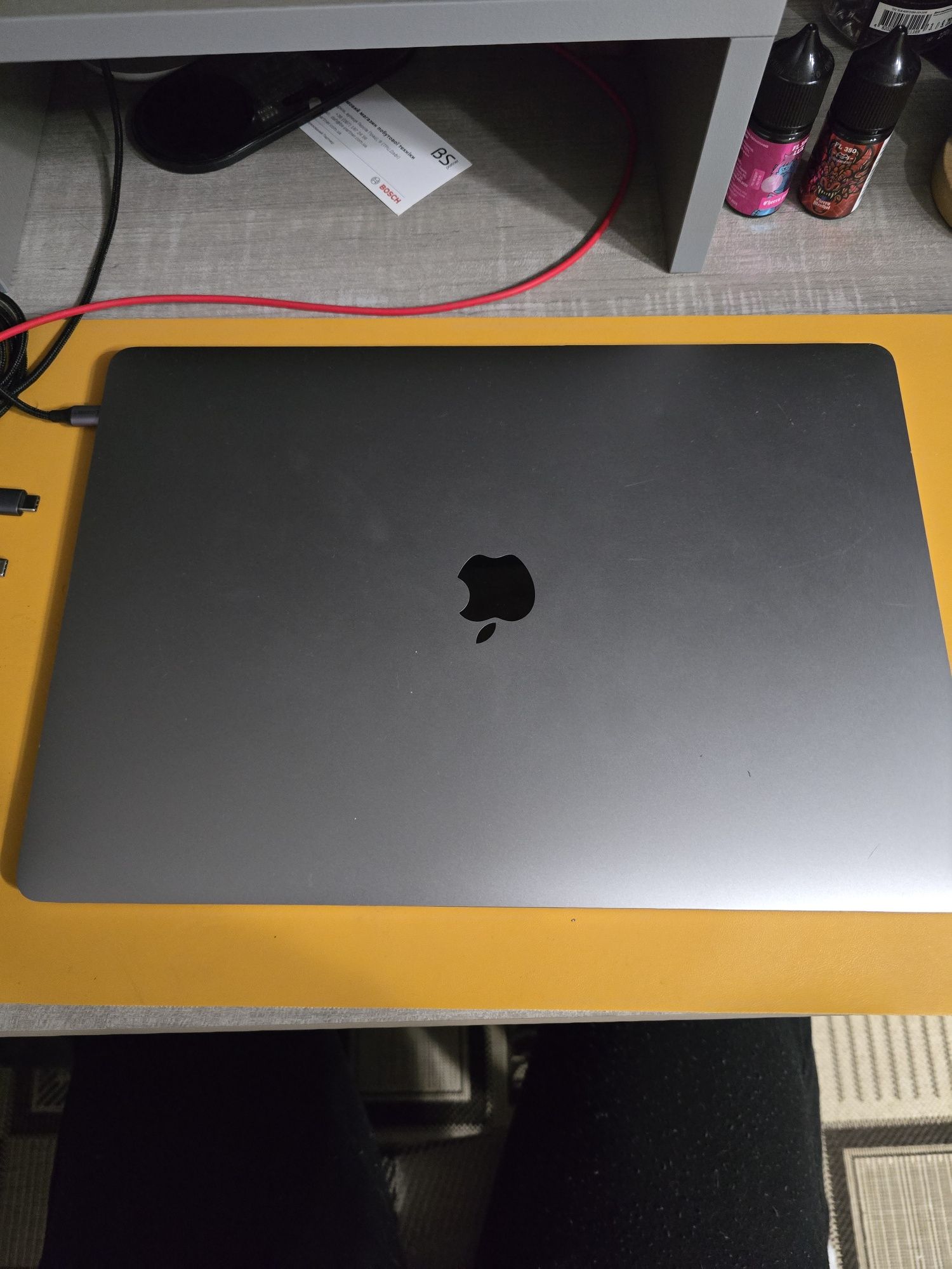 Продам macbook pro 15 a1990