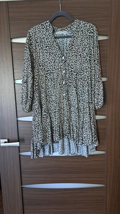 Luźna zwiewna sukienka