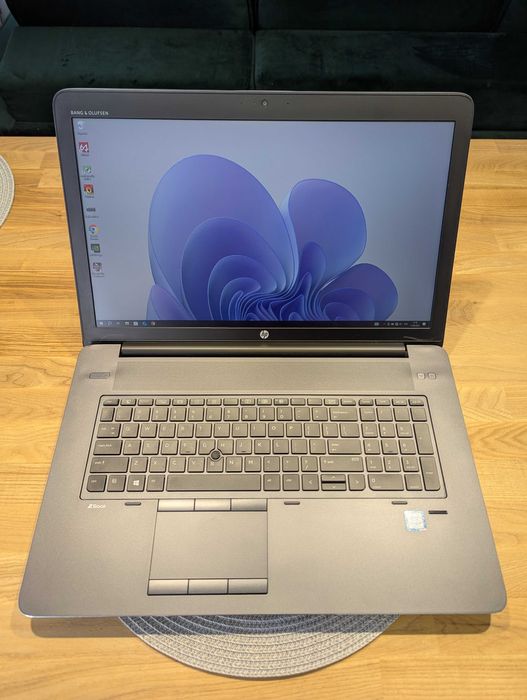 HP ZBOOK 17 G4/FHD IPS/i7-7820hq/p3000 6gb/16Gb ddr4/256m2/win
