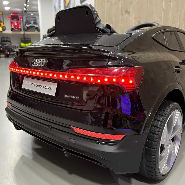 Samochód elektryczny dla dziecka AUDI E-tron 4x4 na akumulator