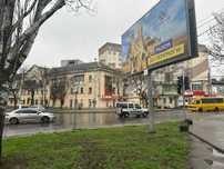 Район Ивановского моста. Цоколь с ремонтом, можно жить и работать.