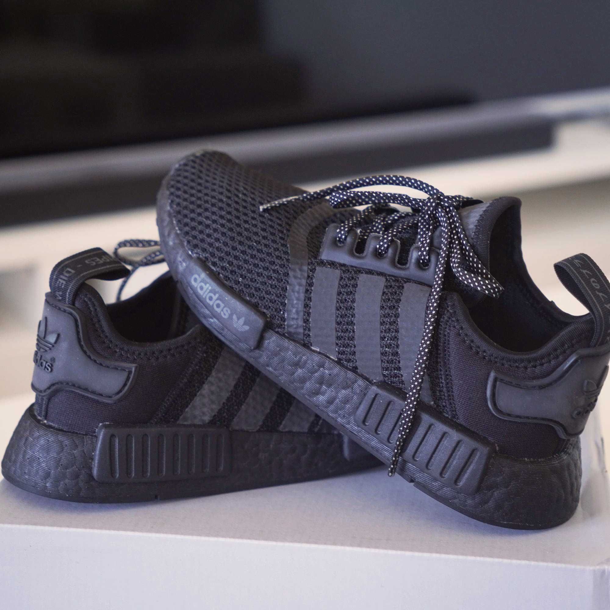 Buty Adidas NMD R1 Black - czarne - r. 36 - oryginalne