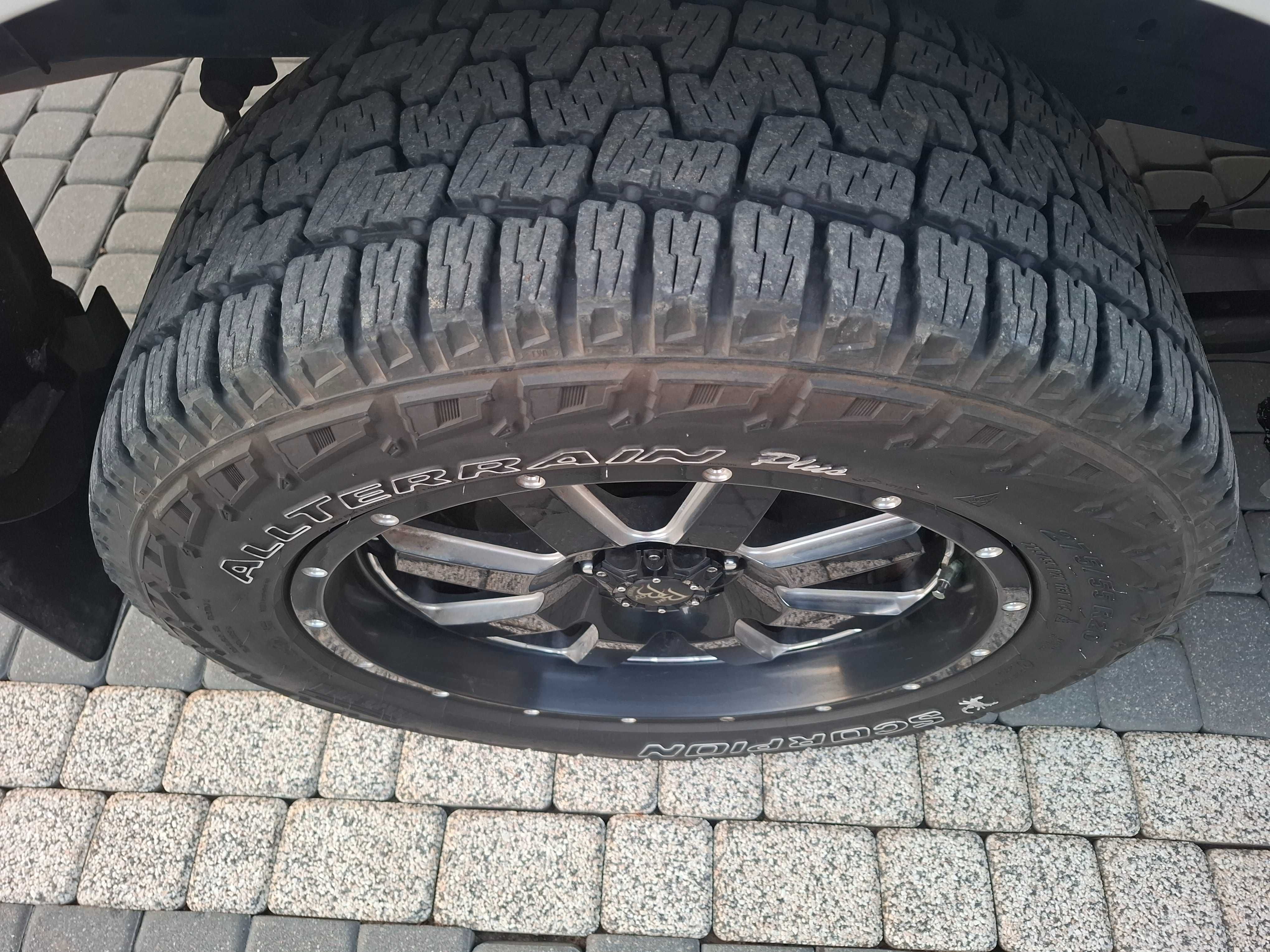 Koła 275x55 R 20 o rozstawie śrub 6x114.3 mm Nissan Navara