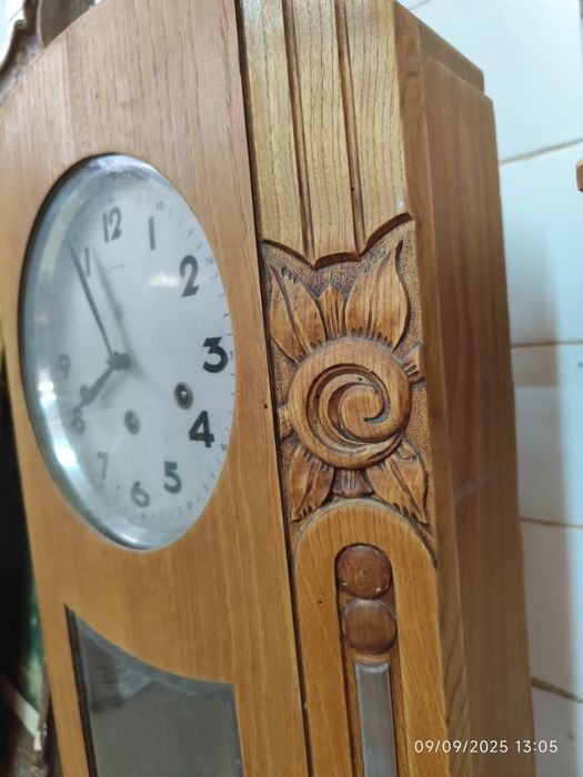 Relógio antigo de parede