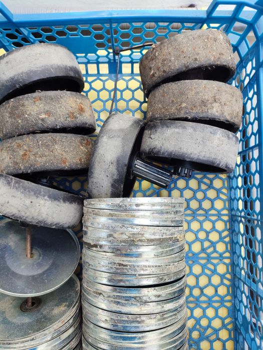 Rodas pretas plástico 100x35 Parafuso M6