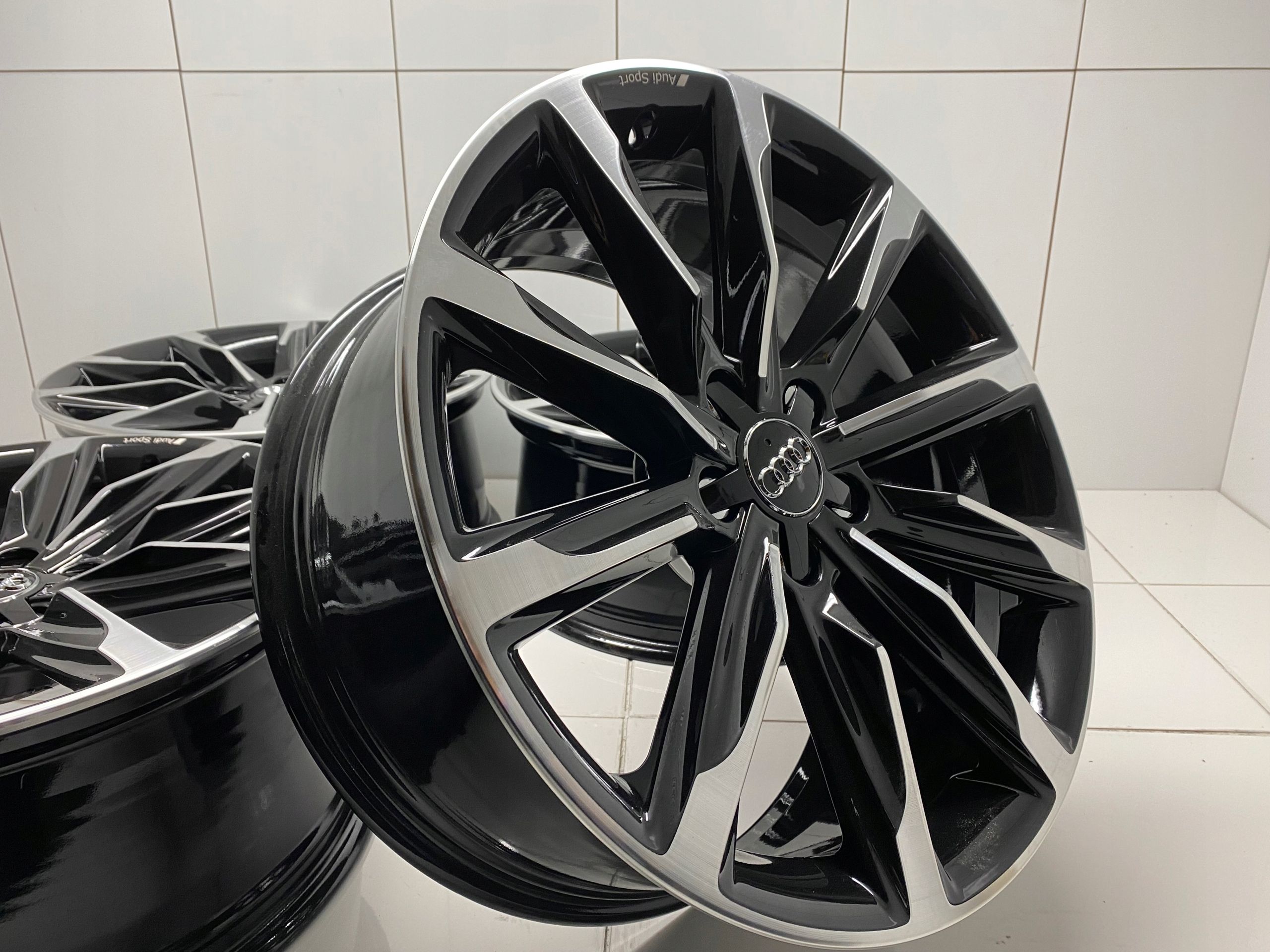 Felgi 19 Audi A5 A6 A4 s Line 8.5 et 26 s Line Oem Ideal