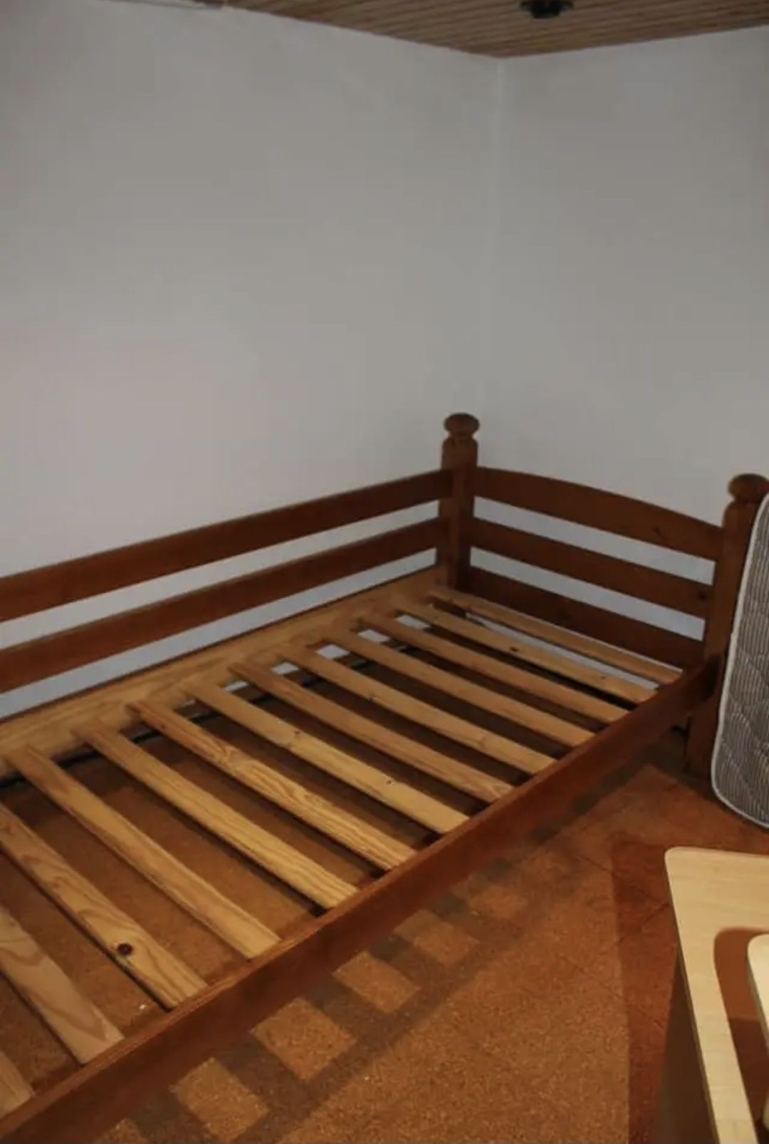 Cama de solteiro c/ colchão