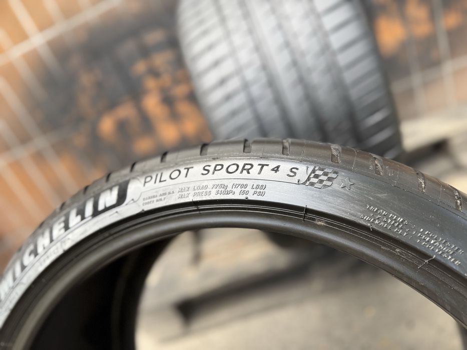 Літо 2шт Michelin Pilot Sport 4S * 285/30 ZR20