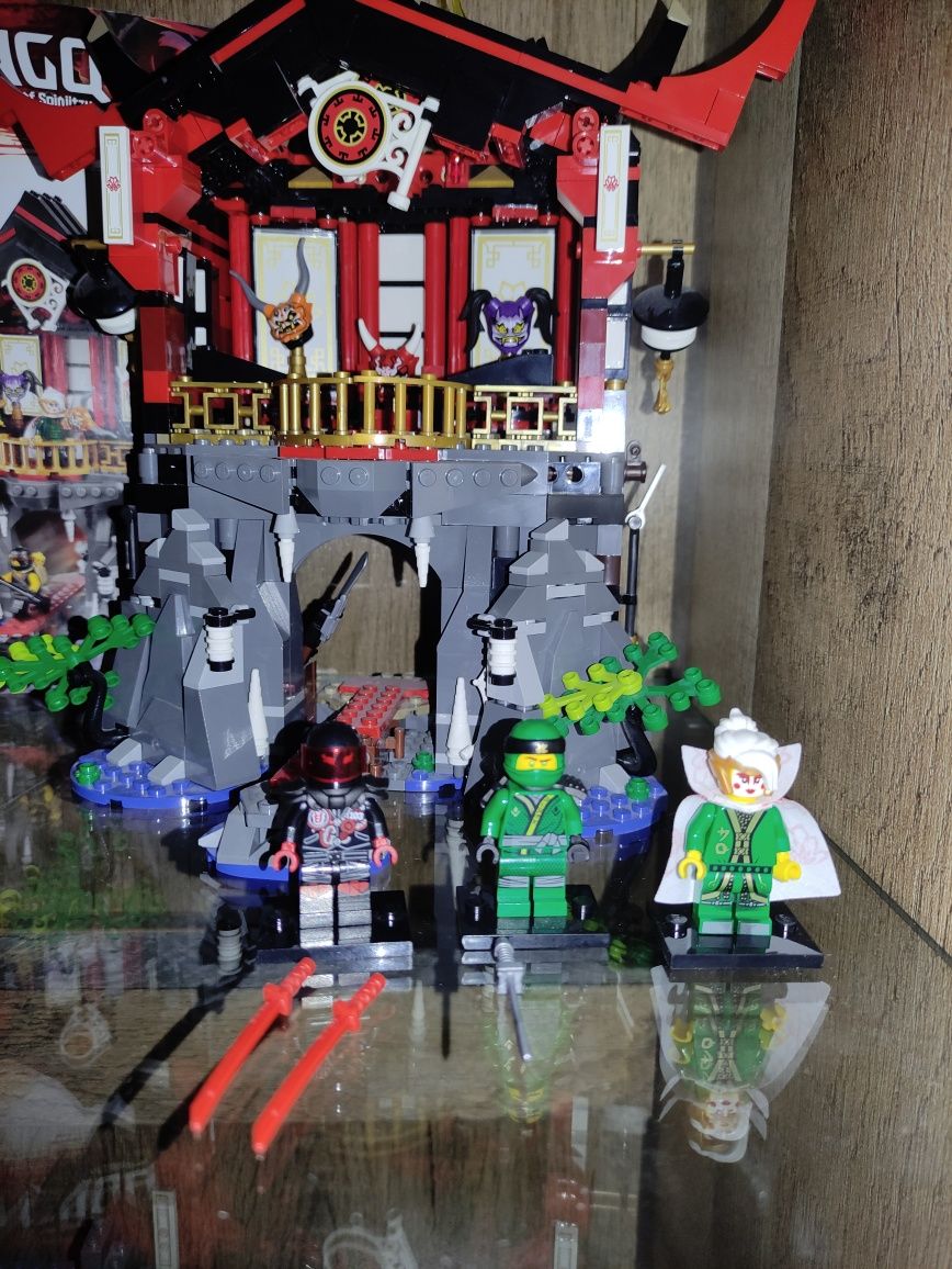 *używane* LEGO Ninjago 70643  świątynia wskrzeszenia