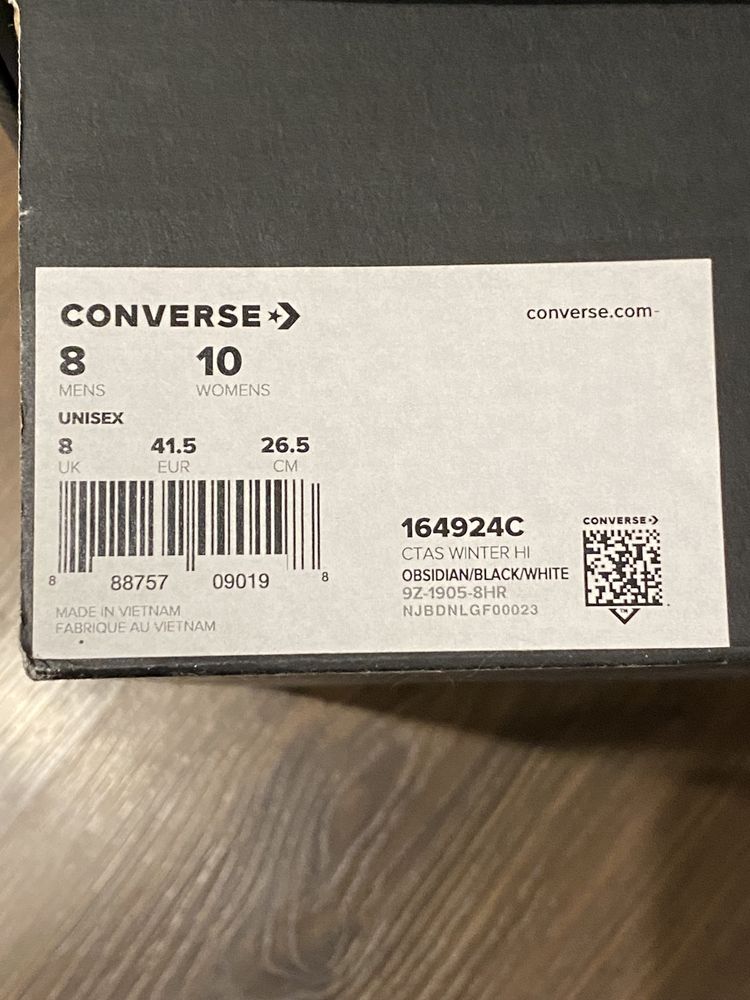 converse 41.5   .