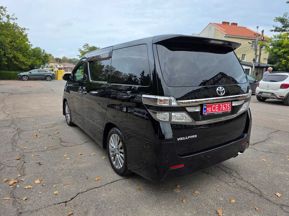 Toyota Vellfire 2013 2.4 автомат