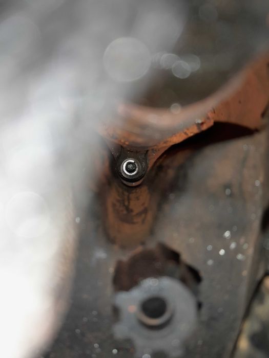 Wyciąganie zapieczonych wtryskiwaczy,urwanych świec żarowych.