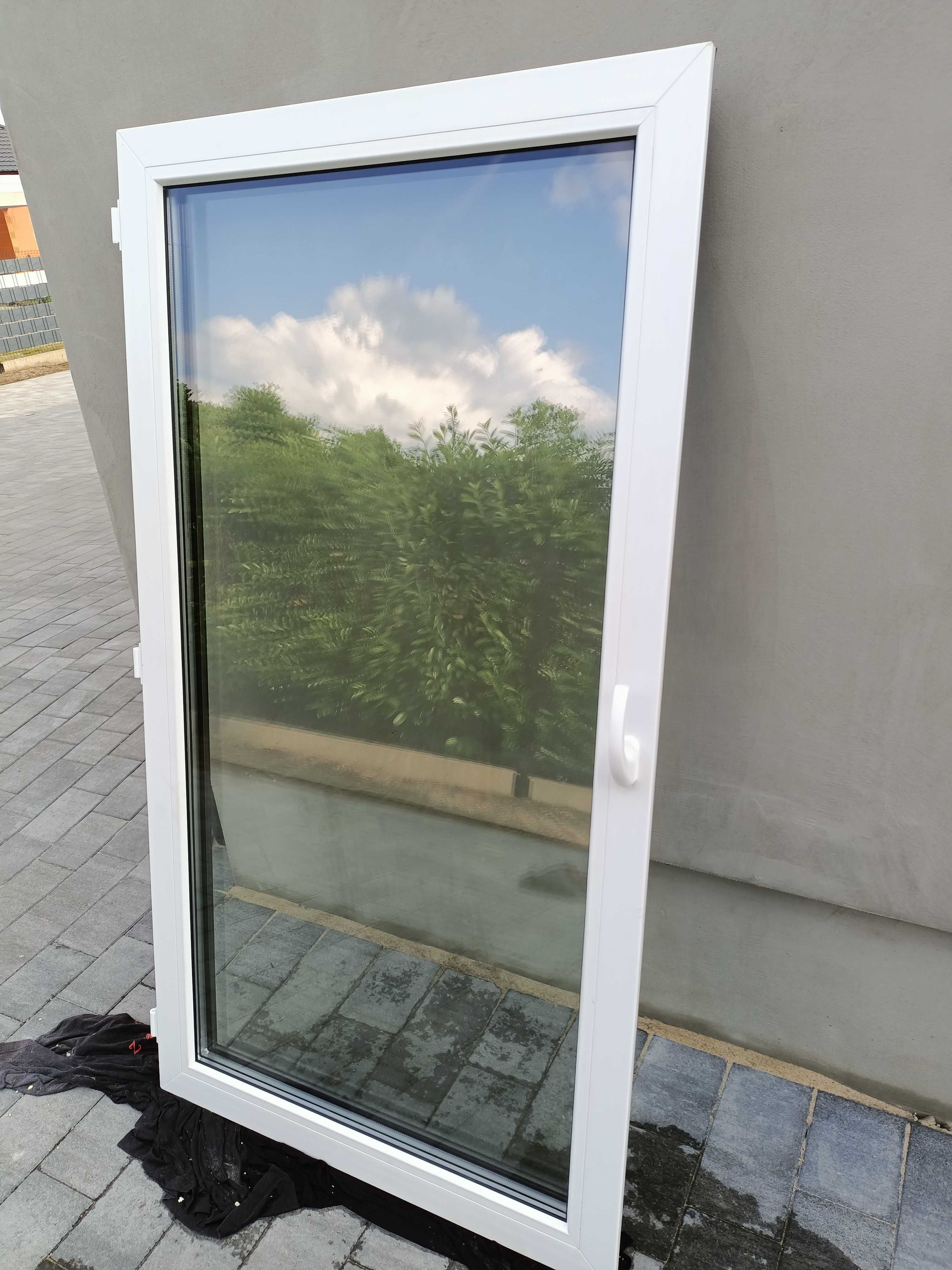 Okno VEKA + moskitiera