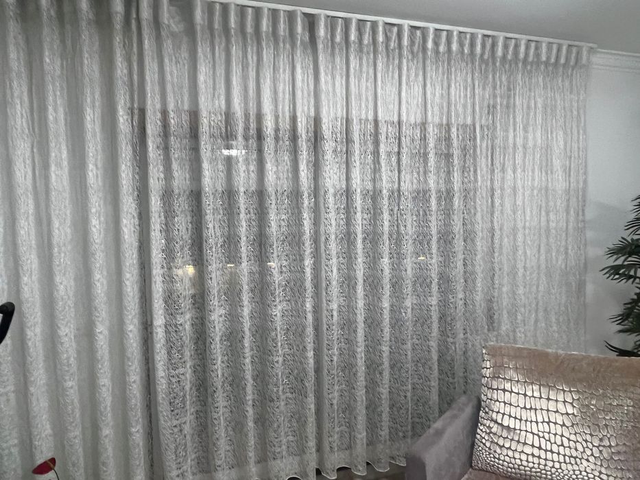Vende-se mobília de sala de estar e jantar