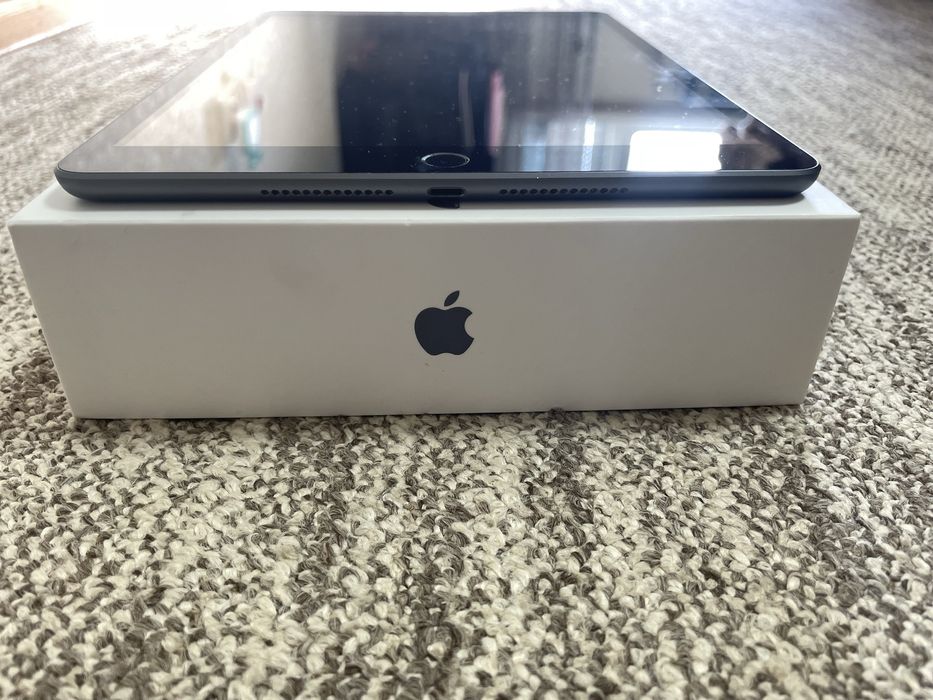 Планшет Apple iPad 10.2 64GB, Wi-Fi (Space Gray) 2021 (MK2K3)