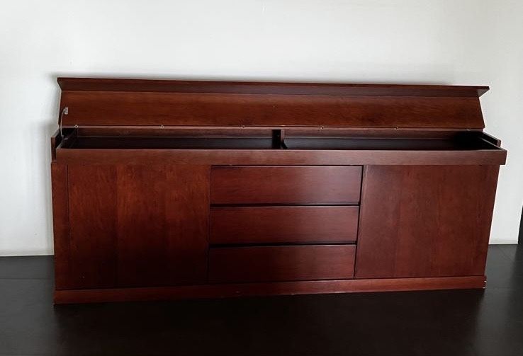 Aparador em madeira exotica