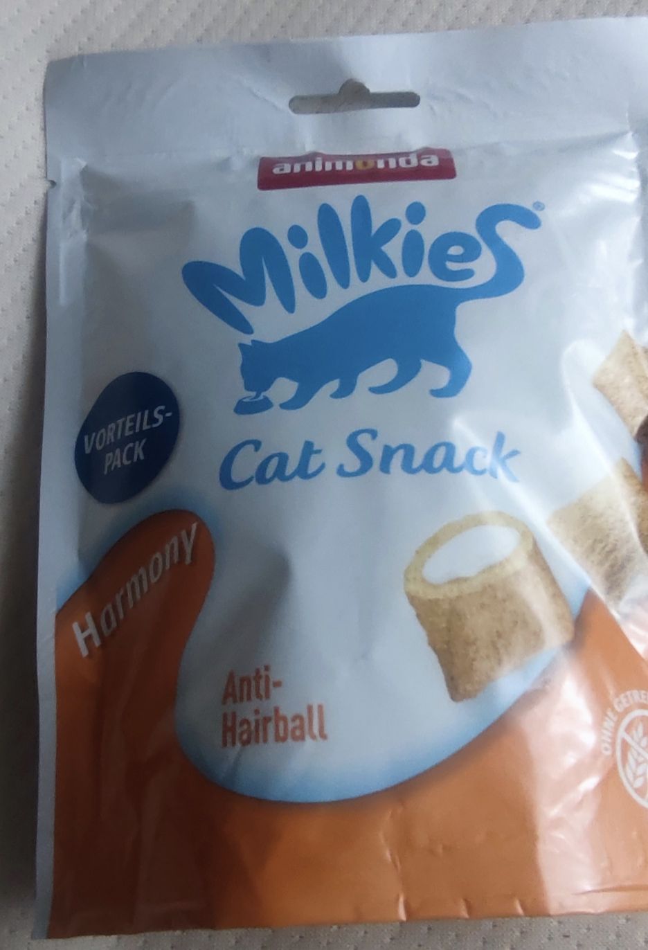 Dla kota sucha karma i przysmaki