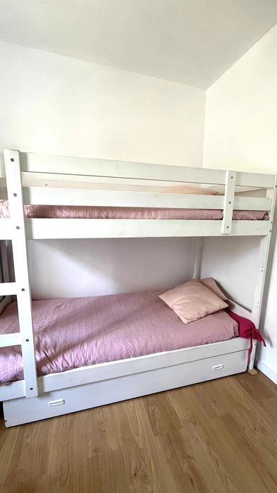 Cama Beliche Branco - IKEA (+ cama extra)