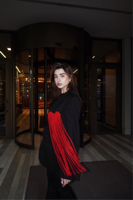 подовжений піджак оверсайз з брошкою