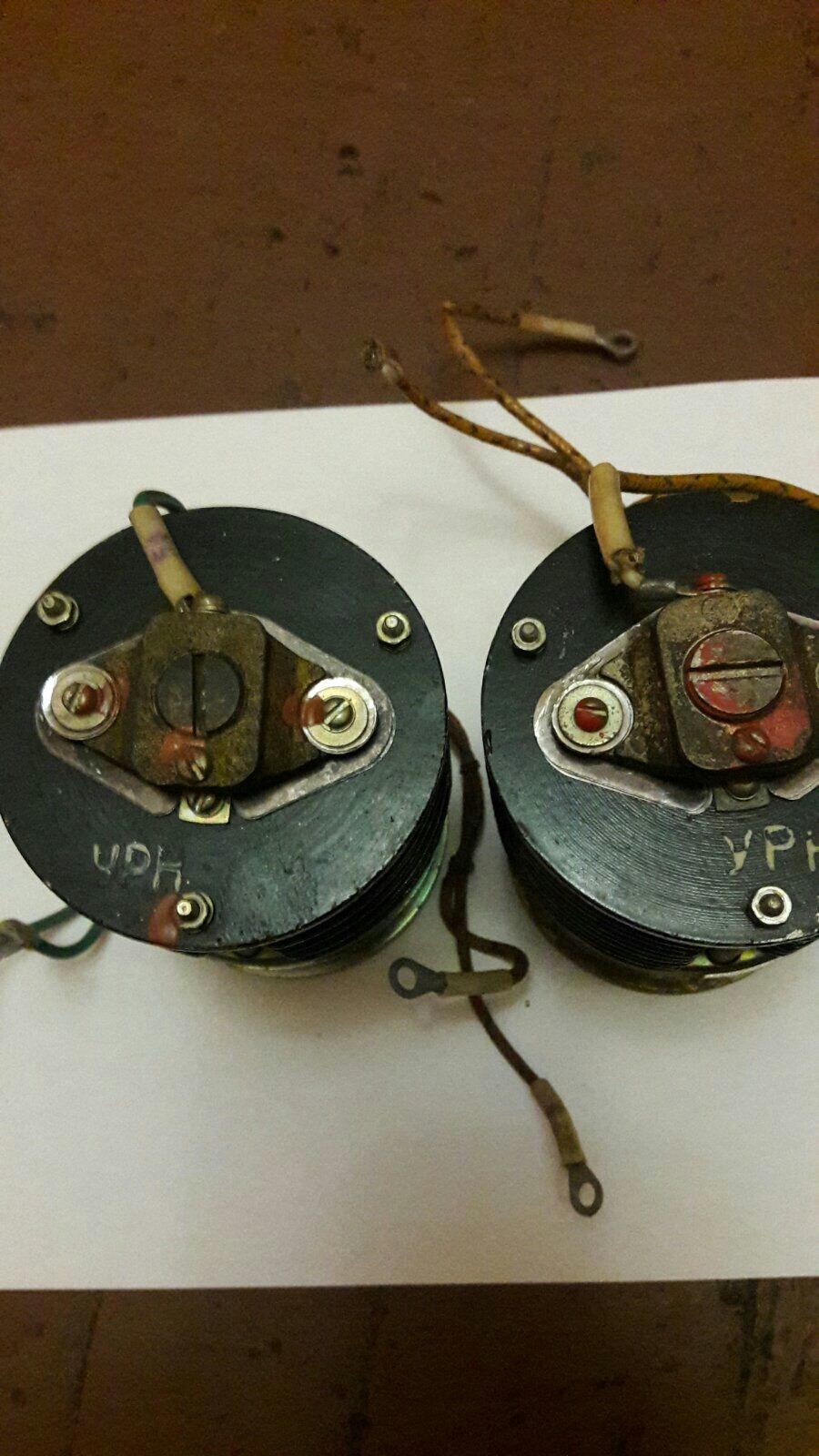Продам угольний регулятор напруги урн-323у3