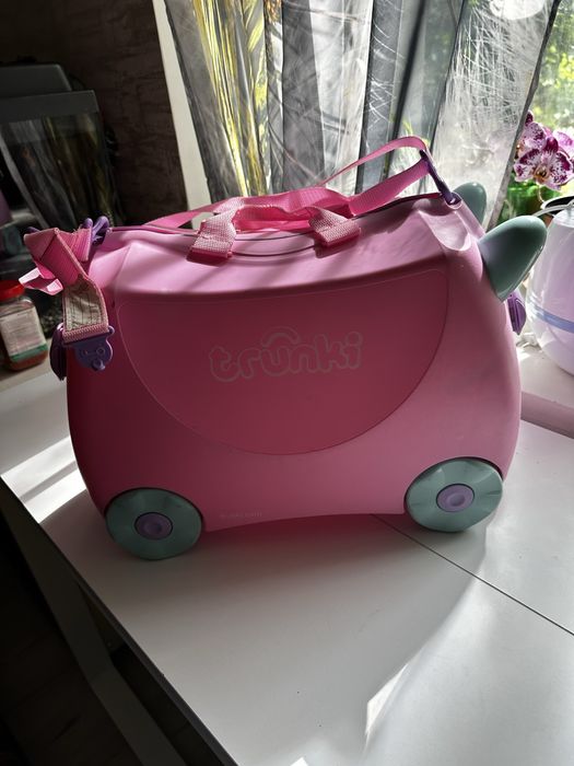 Продам валізу Trunky