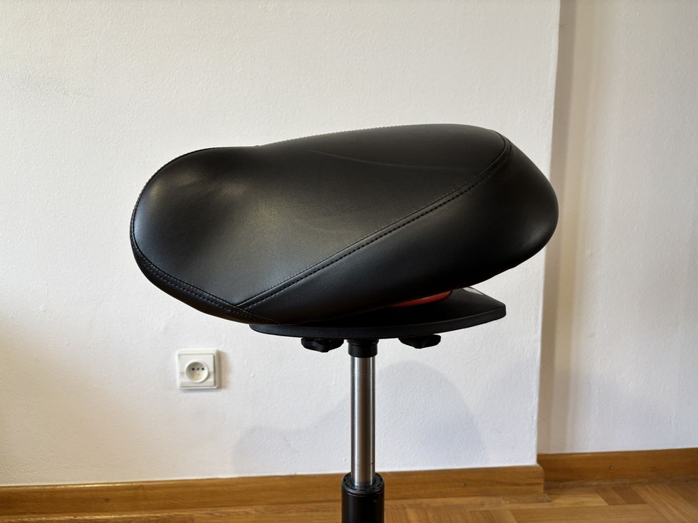 Ergonomiczny stołek siodłowy BH6