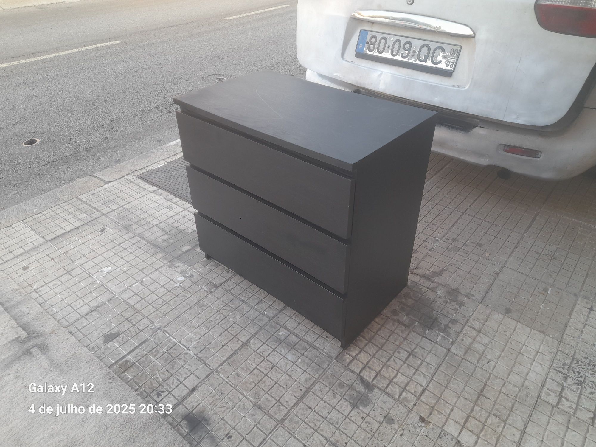 Comoda preta 3 gavetas Ikea