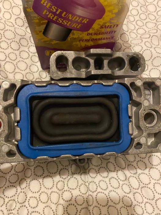 Apoio motor  Audi A3 lado direito pouco uso