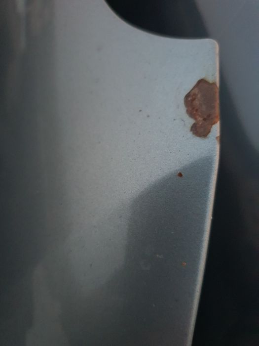 Audi A4 B7 maska przednia kolor srebrny LY7G 17 AL