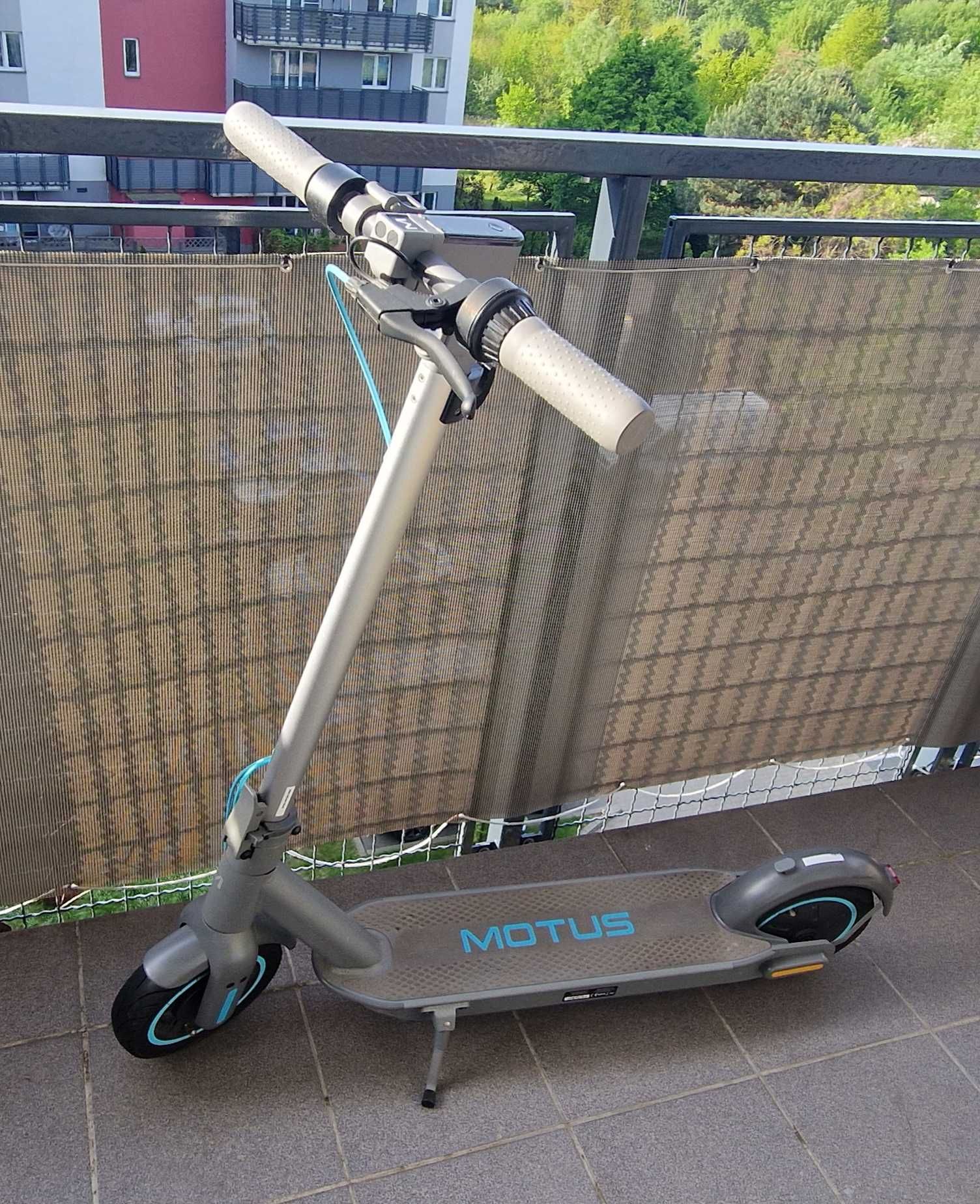 Hulajnoga Elektryczna Motus Scooty 10 2022 prędkość max 35 km/h