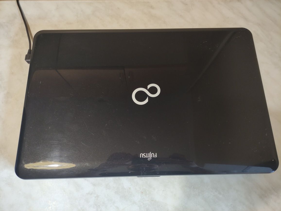Ноутбук Fujitsu-Siemens Lifebook nh570