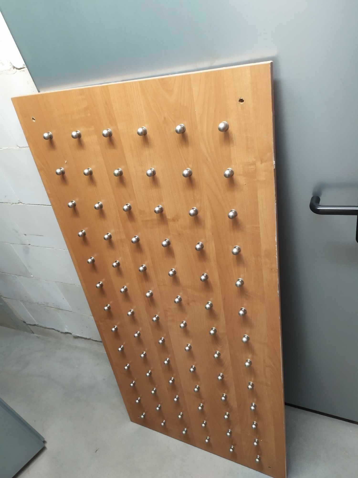 ciekawy wieszak 70x140 z dużą ilością haczyków (76 sztuk), stan bdb
