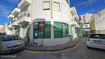 Espaço comercial junto à Avenida 1 de Maio em Caldas da Rainha