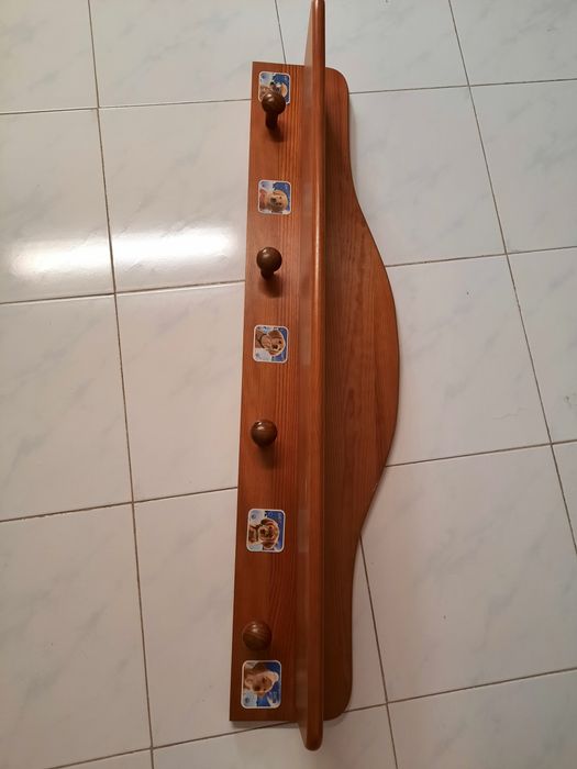 Cabide com prateleira