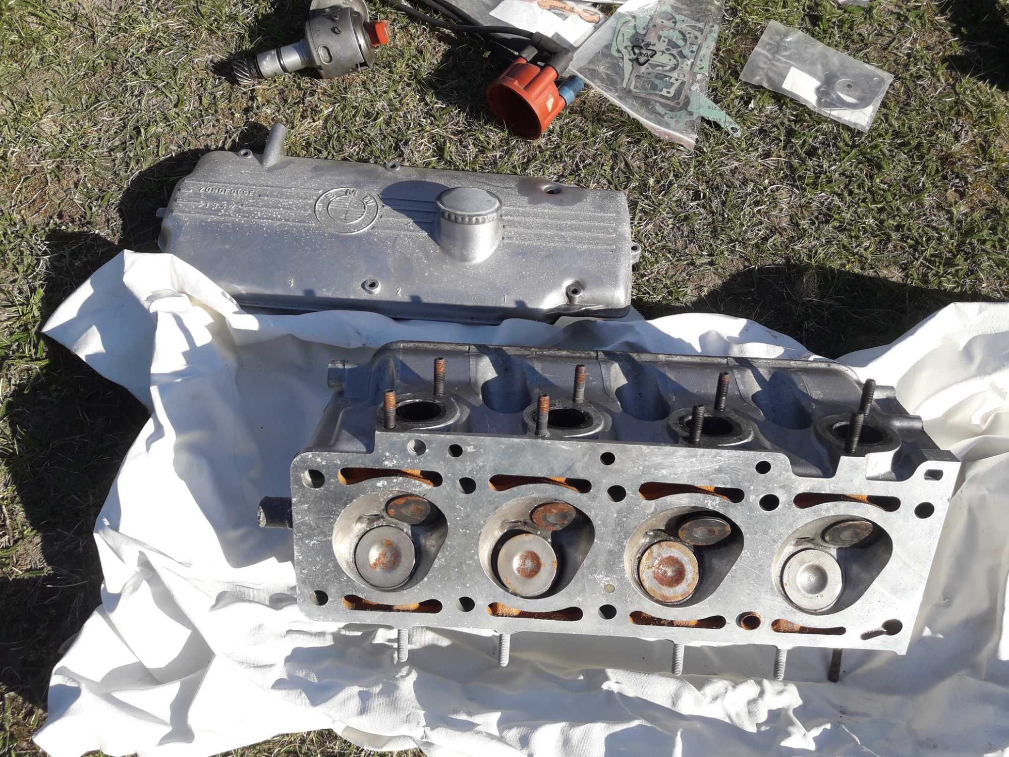 Silnik BMW M10B18 + Nowe Części Pojemność 1754 , 90 KM BMW e21 e30 e28